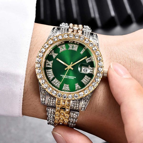 Hip Hop AAA Diamond Watch Hommes Marque de luxe S Gold Analog Quartz Movt Unique Iced Out Man Relogio Masculino 210728