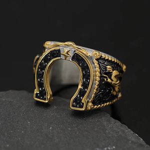 Hip Hop Black Stone pavée Bling en acier inoxydable Horseshoe Forme de doigt pour hommes bijoux de bijoux en or drop 240508