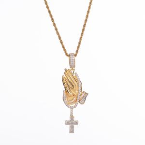 Hiphop Messing Iced Out Micro Pave CZ Praying Hands Cross Hanger Ketting Charme voor Mannen Vrouwen