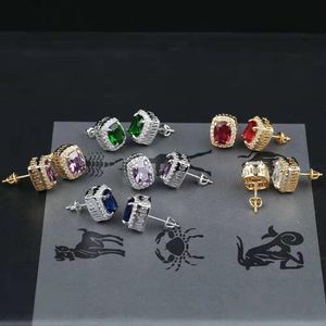 Hip Hop Colorful Gemstone Ooy Adds Designer Luxury Mens Bling Iced Out Moucles d'oreilles en diamant rouge Green Bleu Gem Ruby Emerald Sapphire 182P
