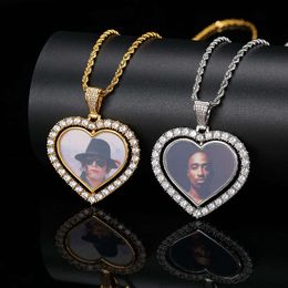 Colgante de foto giratorio de corazón de doble cara de Hip Hop con marco de circón con incrustaciones de cobre, collar para hombre, joyería para mujer