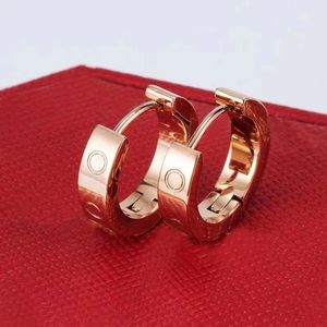 Hip hop Oorbellen Rond Goud Titanium Staal 18K Roos Oorbellen Goud Liefde oorbellen Dames voortreffelijk en Eenvoudig Modieus Diamant Dames oorbellen Sieraden Geschenkversieringen