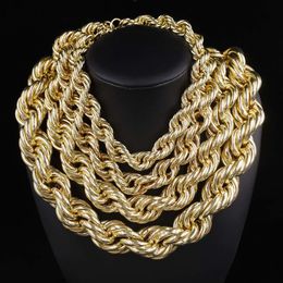 Hip Hop Hollow Corde Fashion For Hommes et femmes Collier Miami Jewelry Classic Cuban Chain