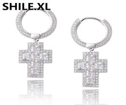 Hip Hop Iced Out CZ Diamond Cluster Zirconia Gold Silver plaquée Cross Stud Oreads for Men Hop Hop Jewelry7393217