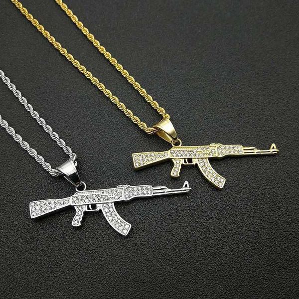 Hip-hop Iphop Jewelry Collar con colgante en forma de rifle Ak47 con diamante chapado en oro y acero titanio