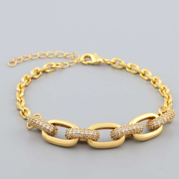 Bijoux hip hop plein d'eau en cuivre en cuivre en métal pour hommes et femmes bracelet en diamant de la mode pour femmes