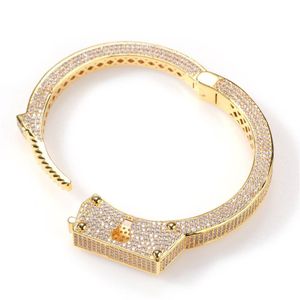 Joyería de Hip Hop Punk Pulsera de esposas Pulseras 18KT Oro lleno de hielo Micro Pave Cubic Zirconia Joyería Accesorios de regalo Pulsera2579