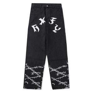 Jeans hip-hop con rivetti stampati in denim nero Pantaloni larghi dritti Harajuku Jeans a gamba larga Pantaloni larghi oversize Pantaloni uomo 201111