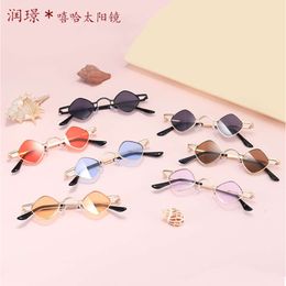 Lunettes de soleil ultra en forme de carré Hip Hop, cadres pour hommes et femmes, Instagram populaire, même lunettes de soleil en métal personnalisées en métal personnalisé