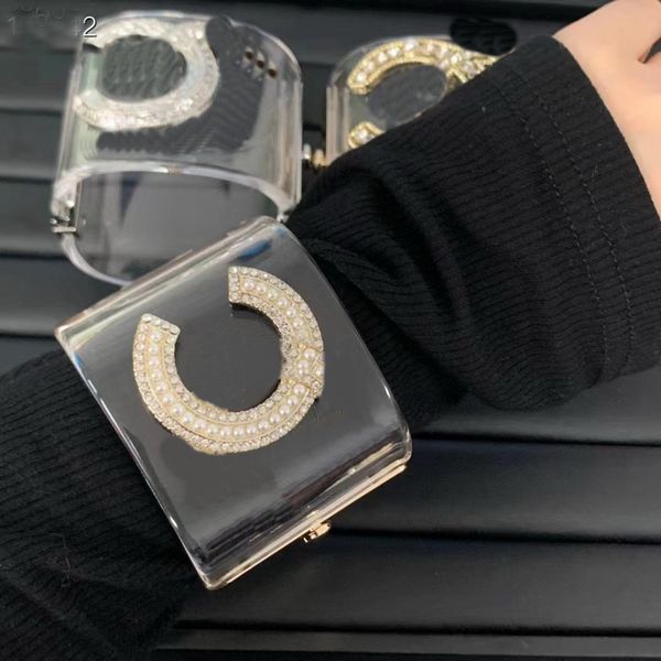 Hip Hop large manchette acrylique bracelet transparent femmes haut de gamme diamants Zircon perle luxe exagéré brassard Bracelet bijoux accessoires de photographie de rue