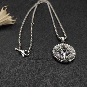 Hippe Sieraden Kettingen Dames Designer Ketting Amerikaanse Europese en Hop Hanger Mannen Sieraden Golven Kompas Amulet Sier Plating Zwarte Diamanten Hangers