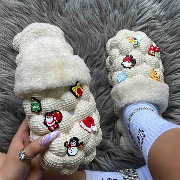 Sandales de hanche femmes hiver chaud coton bulle diapositives avec charmes de Noël fille de luxe sac de créateur pantoufles de massage chaud 230417