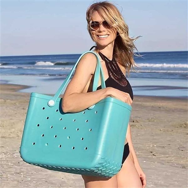 Bolsos de hombro de cadera Bolsos de diseñador de moda Bolsa de asas Eva Inyección Agujero de playa Cesta de compras de mano Medio 38 cm 240311