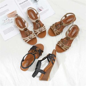Heuphelling hakken sandalen voor vrouwen met dikke zolen Zomer sandaal Casual Soft Soled Beach Shoes Roman Shoes 240228