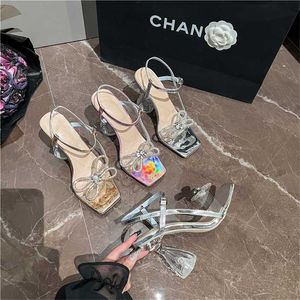 Hip Summer Diamond Bow Square Head Backle High Heel Crystal Sandals Platform Corporèmes pour femmes Stiletto Sandles Talons 240228