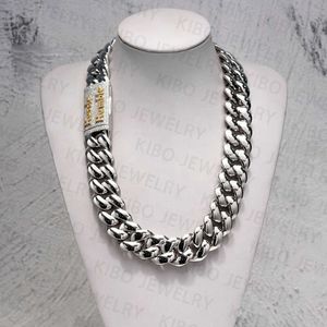 Hiphop Men Bijoux Iced Out Moissanite Lock fermoir 26 mm 925 Silver Silver Miami Cuban Link Chain