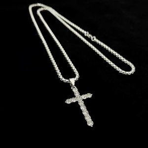 Hiphop Street Diamonds Cross Collier Mode Homme INS Personnalisé Hip Hop Polyvalent Pull Chaîne Accessoires Femmes 231015