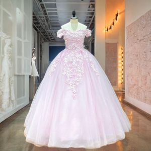 Embauchez Lnyer hors de l'épaule à manches courtes à manches courtes en cœur Lacet Up Back Perles Appliques Crystal 3D Fleurs Robes de quinceanera rose brillantes