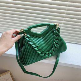 HISUELY Nieuwe Driehoek Handtas Designer Geplooide Schoudertas voor Vrouwen Clutch Portemonnees Hoge Kwaliteit Crossbody Tas Boekentassen Hobo Tassen