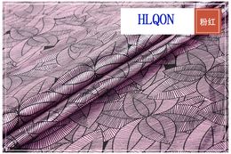 Hlqon 150x100cm bladeren afdrukken satijnen stof zacht comfortabel stoffen tissue voor vrouwen strandjurk, sjaal, patchwork by meter