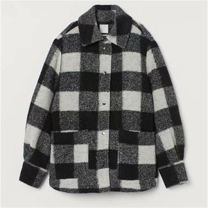 HM Women's New Fall Polo Manga larga Blanco y negro Plaid Blended Soft Tweed Pocket Shirt Coat 0787160 LJ201021