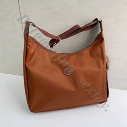 Hobo bon marché Bag Store 90% 2024 Off en gros de la bourse de bourse Feis Loisure Crossbodybag Handbag Fashion Sling Nylon Style Style de grande capacité TOTEWALLTE BGAW
