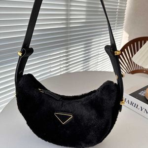 Hobo Furry Bag Zipper Bolsas de hombro Diseñadores Mujer Bolso Mullido Axila Lujos Bolsos Diseñador Monedero Crossbody Bag Lindo Mano Embrague 231128