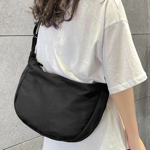 Sac de taille de style Hobo Sacs à bandoulière Dumpling pour femmes Utilitaire classique Ultraléger Unisexe Sac de messager réglable Jeunesse Noir 240106