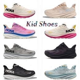 Hokah Kid One Clifton 9 Chaussures de course Toddler Fashion Hokahs Femmes Triple Black Blanc Cyclamen Sweet Lilac Sandage Sand Boys Boys Trainers Taille 28-35