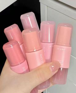 Tenir en direct petite poudre congelée glaçure à lèvres velours mat rouge à lèvres rose boue à lèvres tasse antiadhésive maquillage pour les lèvres cosmétiques 240327