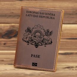 Holdants entièrement authentique en cuir République de la Lettonie Couper Couverture de passeport Cow Hide Cuir Passeport Contrôle des accessoires de voyage