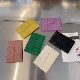 Holders Small Card Bag Sac pour femmes 2023 Nouvelle pochette compacte UltraHin Coin Ins Niche Design en cuir Sleeve de carte tissée