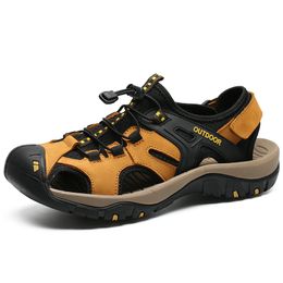 Chaussures de trou Sandales masculines en cuir véritable Crocse Clogs Chaussures pour hommes Sandalias Hombre Sandles Sandalet Croc Sandali Nouveau 2019