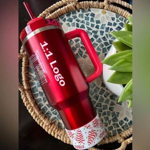 Holiday Red Cobranded Winter Starbacks H2.0 40OZ Mokken Cosmo Pink Tumblers Car Cups Target Flamingo Gifts 1:1 Black Chroma Bottle Silicone Handle Deksel Amerikaanse voorraad