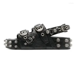 Sandales noires creux style sandales printemps été rétro rivet muffin chaussures punk à semelle épaisse 81652