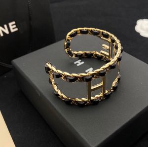 Hollow designer Bangle Letter Bracelet Brand Open Bracelet Fashion 18K Gold Golde Titanium Steel Elegant armbanden Polsbandje Cuff Jewelry Designer