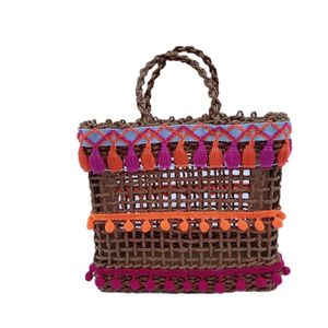 Sac tissé en herbe creuse, sac en maille de style ethnique simple et décontracté pour femmes, boule de laine, sac à pompon coloré 240307