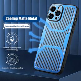Hollow warmtedissipatie metalen telefoonhoesjes voor iPhone 14 Pro Max 12 13 11 XR XS X 13Pro 12Pro Lens Protector Cover