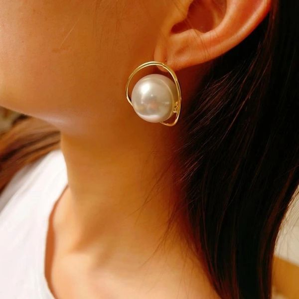 Creux Out Circle Big Pearl Ball Boucles d'oreilles Personnalité New Fashion Modern Jewelry