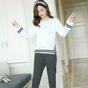 Vêtements à domicile 2024 Automne Winter Womens Stripe Pajamas Pajamas Round Neck Cartoon Femmes Sleepwear Nighty Femme Casual