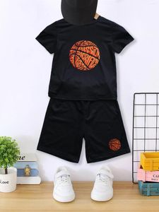 Home Vêtements Boys Boys 2 pièces Pyjama Set Cartoon Basketball Print Crew Neck Sheeve T-shirt Match Shorts confortable Loungewear