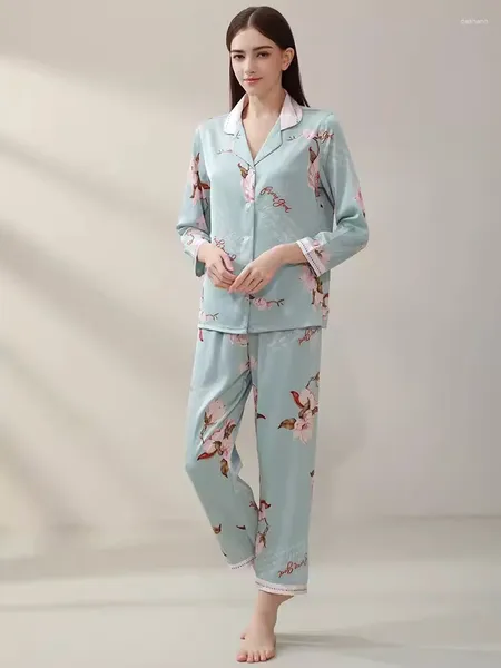 Accueil Vêtements Classique Bleu Foral Long Ensemble Pyjama En Soie Pour Femmes De Haute Qualité En Gros Vêtements De Nuit