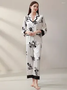 Vêtements de maison personnalisés, imprimé Floral blanc, manches longues, vêtements de nuit en soie douce, ensemble pyjama pour femmes avec passepoil contrasté