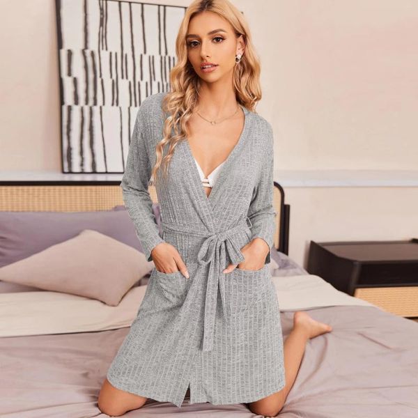 Accueil Vêtements Français Simple Loose Pyjamas Femme Tricoted Rangée Bathrobe de poche élastique Longueur sexy