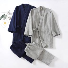 Vêtements à la maison japonais Bathrobe traditionnel Pajamas Sets Kimono Sleeping Warse for Man Color Color V-Neck Leisure Yukata Nightgown Homeswear