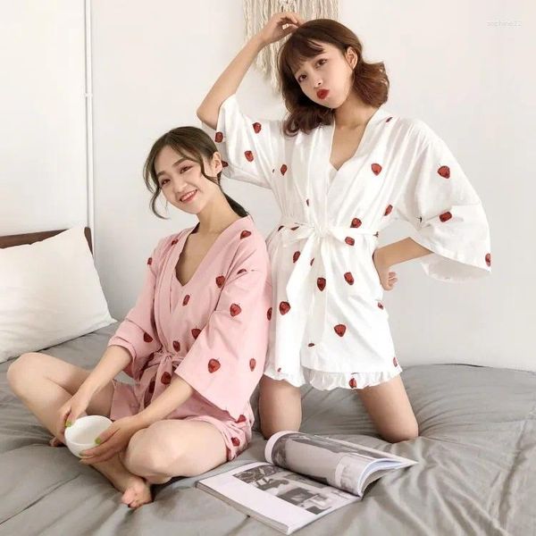 Vêtements à la maison Style coréen Women's Sleeghtwear Strawberry Print Spaghetti Strap Cami Shorts Pajama Robe Set