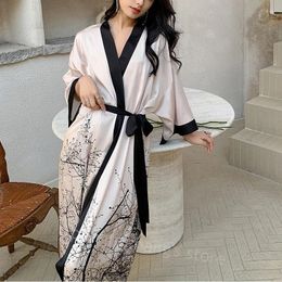 Home Kleding Lange douche Robe Bloem Kimono jurk Lady Rayon Huiskleding Spring Summer Nachtjam