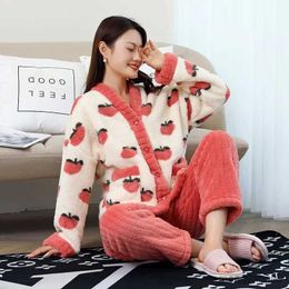 thuiskleding Winter Fleece Pyjama Verdikt Warm en Comfortabel Homewear Voor Vrouwen Winter Lange Mouwen Fluwelen Leuke Thuis Verwarming Set R231115