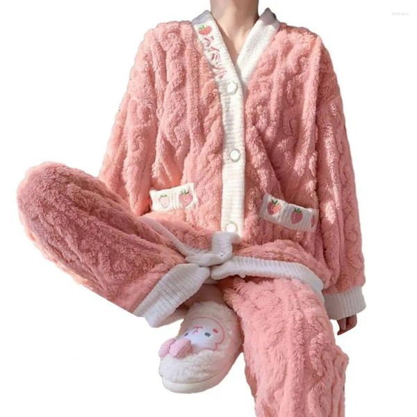 Inicio Ropa Conjunto de pijama de terciopelo coral para mujer, forro polar con estampado de fruta de dibujos animados de felpa para invierno con un solo pecho