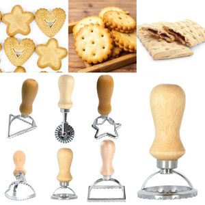 Home Cutter Set bakvormen Pasta Press Keukenbevestiging Kit Ravioli Maker MOLD Tool Ravioli Stamp Set Pastry Wheel Set Cake Mold Pasen Christmas Halloween